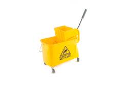 Chariots, diables, seaux et bacs